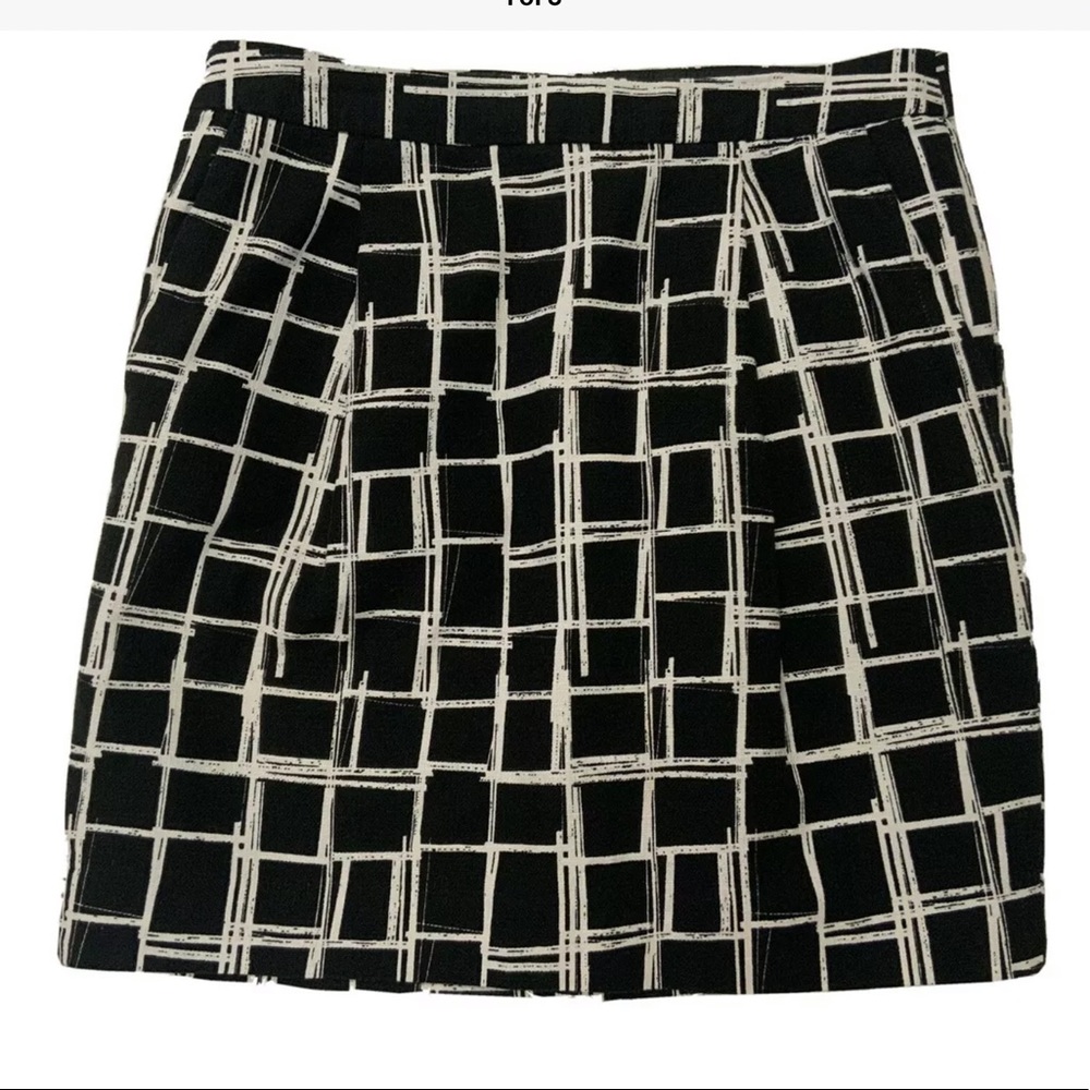 GAP A-Line Short Skirt Black & White Size 8